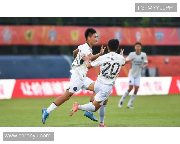 成都羽毛球队在全国锦标赛积分榜上以57分稳居第一名展现强大实力